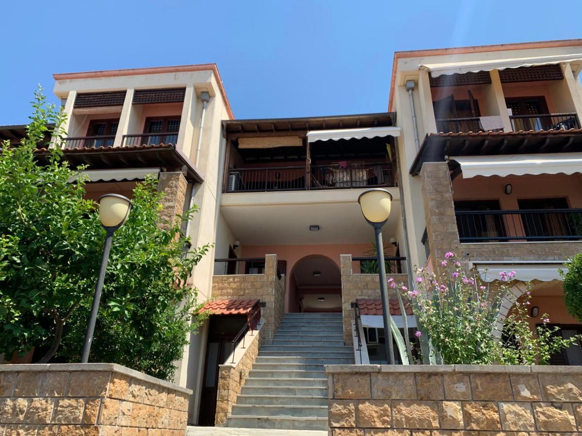 Yulia Guest House Ouranoupoli Exterior photo